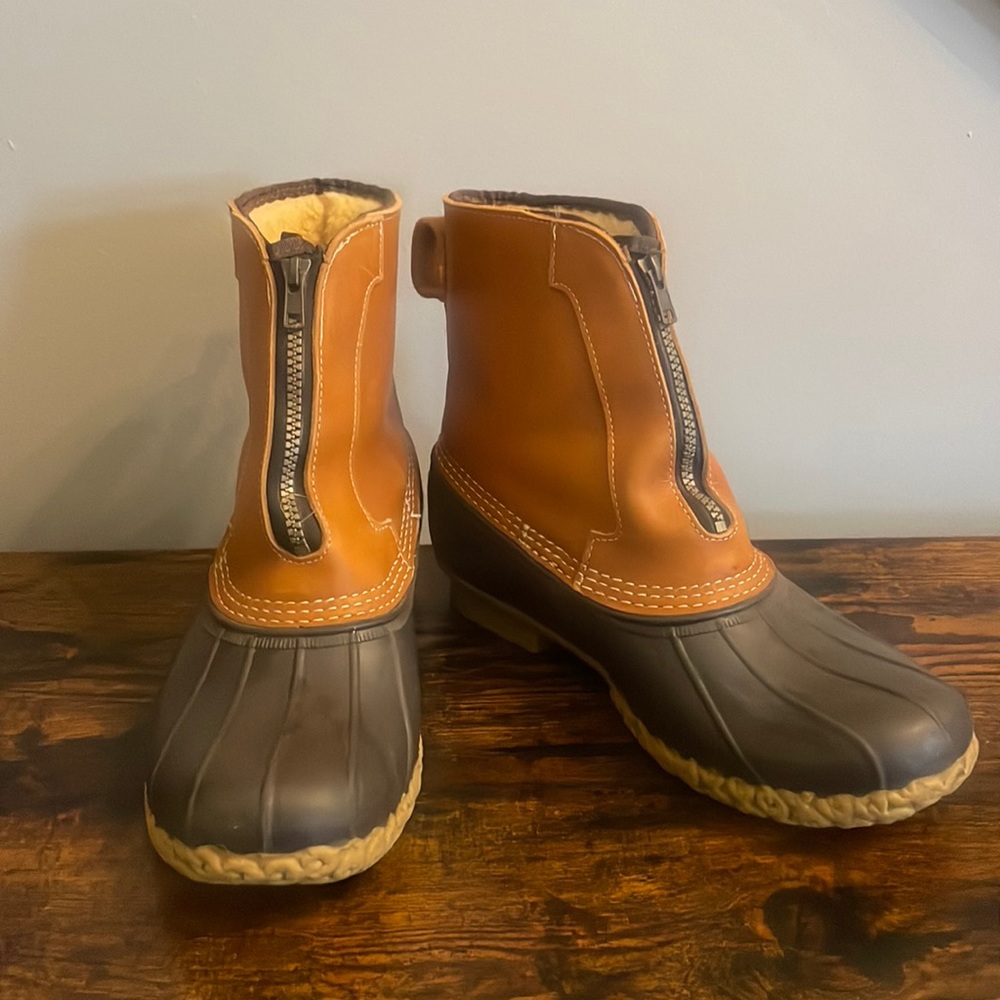 L.L. Bean,Men’s,size 8 (Women’s 10) 8” boots. Great condition, very comfortable!